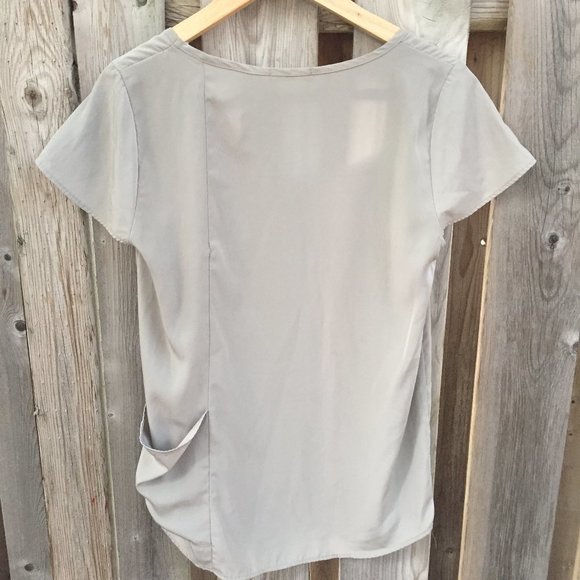 Everly grey popover short sleeve blouse with side pocket - size M - Picture 6 of 8